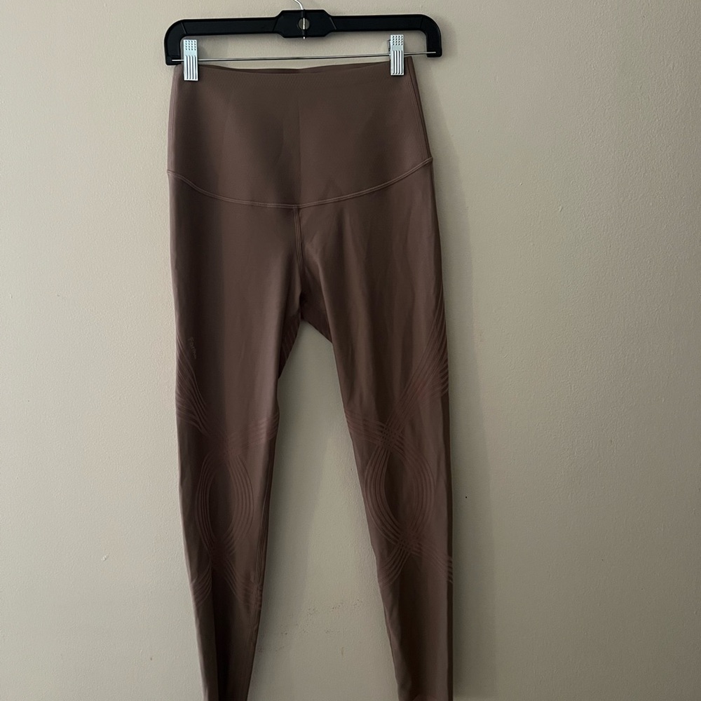 Brown High-Waisted Leggings